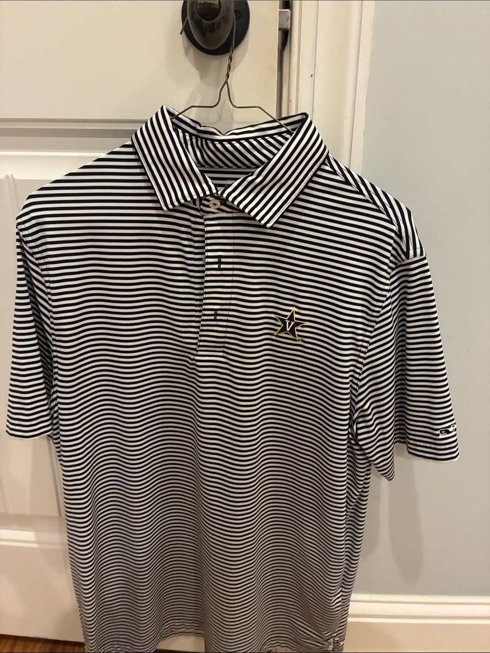 Vineyard Vines Vanderbilt Black & White striped polo